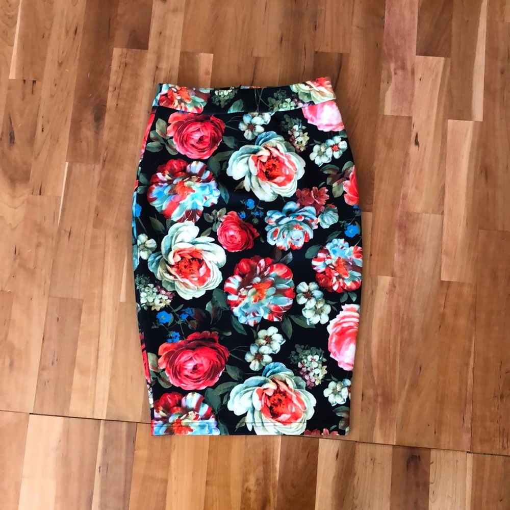 Neoprene pencil skirt